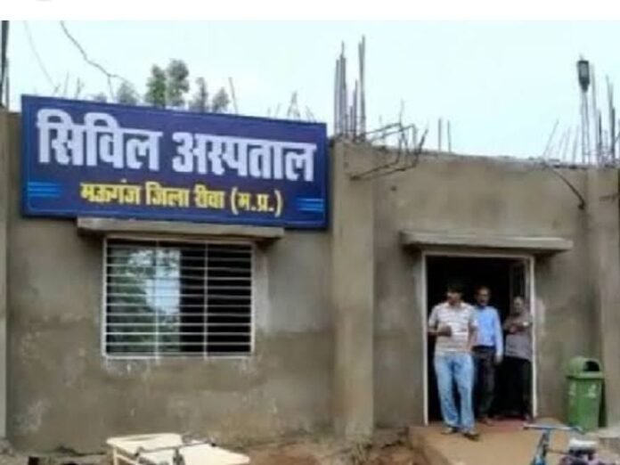 आकाशीय बिजली गिरने से 5 महिलाओं सहित एक व्यक्ति घायल:  हलछठ पर घर में मंगल गीत गा रही थीं, सभी सिविल अस्पताल में भर्ती - Mauganj News