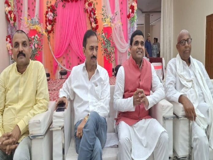 मधु कोड़ा के करीबी विनोद सिन्हा लड़ेंगे चुनाव:  बोले राजनीतिक प्रतिद्वंदिता में फंसाया गया, किसी पार्टी से नहीं मिला टिकट तो लड़ेंगे निर्दलीय - Palamu News