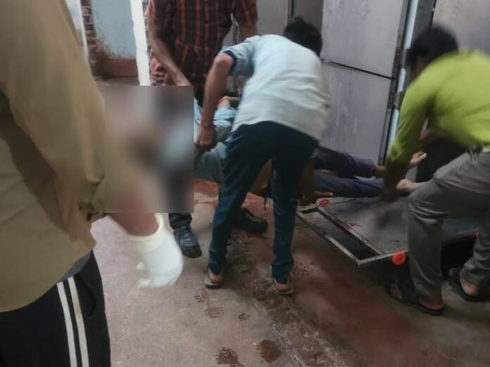 22 साल युवक की गला रेतकर हत्या:  ट्रांसपोर्ट नगर के जंगल में मिला शव, पुलिस ने मामला किया दर्ज - Bhopal News