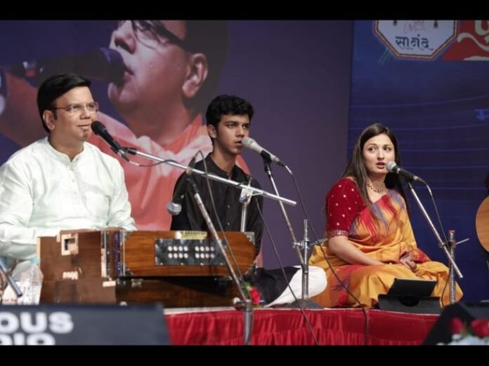 इंदौर की संस्था सानंद की प्रस्तुति:  दिग्दर्शक- संगीतकार डॉ. सलिल कुलकर्णी ने दी कवितेचं गाण होतांना की प्रस्तुति - Indore News