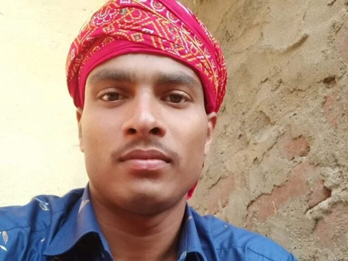 करंट की चपेट में आने से ठेकेदार की मौत:  भोजपुर में सेंट्रिंग का काम करने गया था, शौच जाने के दौरान हुआ हादसा - Bhojpur News