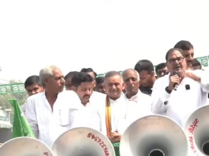जुलाना पहुंचे इनेलो महासचिव अभय चौटाला:  बोले-विनेश फोगाट को बनाया एक पार्टी की बेटी, नौकरी भी छुड़वाई, गठबंधन सरकार बनेगी - Julana News