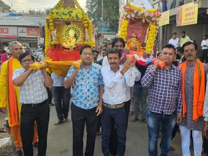 डोल ग्यारस पर निकाली भगवान कृष्ण की शोभायात्रा:  बाल रूप को डोल में बैठाकर करवाया भ्रमण, 75 साल से चल रही परंपरा - Betul News