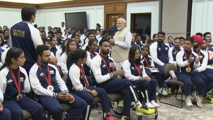 पेरिस पैरालंपिक एथलीटों से की पीएम नरेंद्र मोदी ने मुलाकात, पदक विजेताओं की दी शुभकामनाएं - India TV Hindi