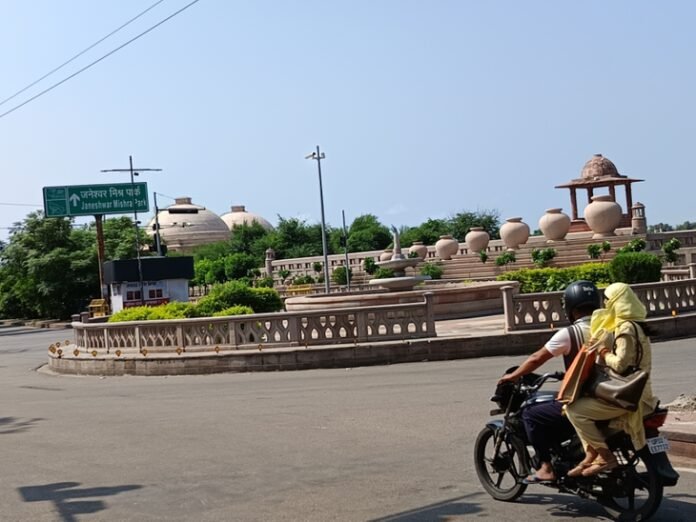 लखनऊ में चार दिन बारिश के आसार नहीं:  दिन में निकली चटक धूप,24 और 25 सितंबर को बारिश की संभावना,48 घंटे में 13.4 मिलीमीटर बरसात - Lucknow News