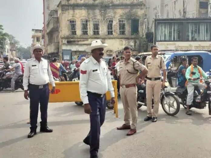 आज से मालवीय रोड़ में कार-बाइक-ई-रिक्शा बैन:  ट्रैफिक पुलिस ने शहर को 4 जोन में बांटा, सड़क पर गाड़ी पार्क की तो घर पहुंचेगा चालान - Raipur News