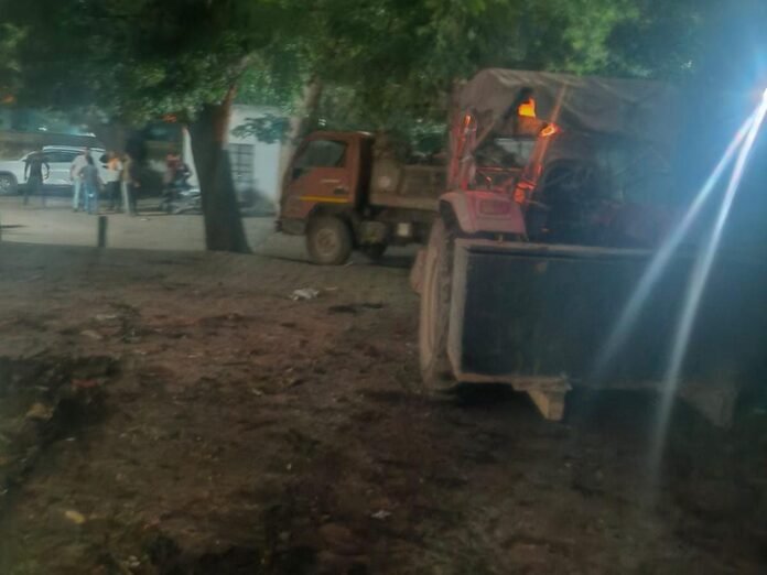 बिजली कंपनी और नपा ने एक-दूसरे को थमाए नोटिस:  विभागों पर करोड़ों की देनदारी, कलेक्टर ने की मध्यस्थता, नगर पालिका ने कचरा उठवाया - Bhind News