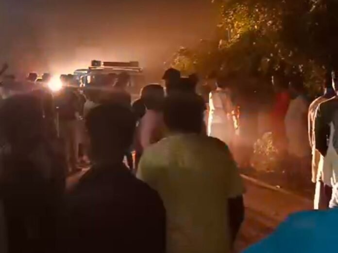 बेतिया के नीतीश नगर में टूटा रिंग बांध:  20 साल पहले हुआ था निर्माण, 25 से अधिक गांव पर खतरा - Bettiah (West Champaran) News