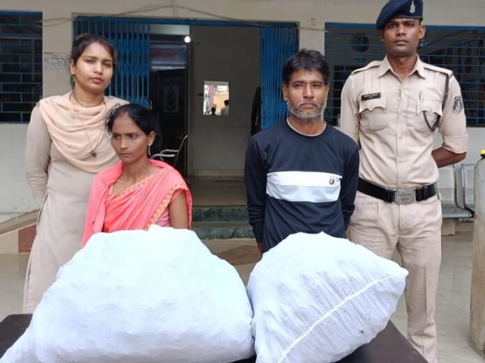 भाटापारा में गांजा तस्करी करते महिला समेत 2 गिरफ्तार:  2 लाख 40 हजार का माल बरामद; MP के रहने वाले है आरोपी, भेजे गए जेल - baloda bazar News