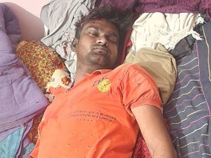 मुरादाबाद में युवक ने गोली मारकर आत्महत्या की:  पहले शराब पी, फिर तमंचा कनपटी पर सटाकर गोली मारी; पत्नी छोड़कर चली गई थी - Moradabad News