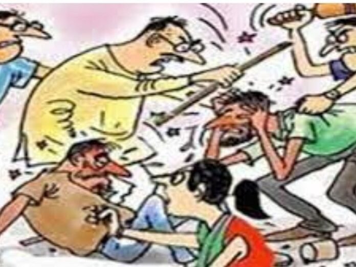 सोनीपत में प्लाट को लेकर परिवार में घमासान:  नींव भरने से रोका, दर्जनभर लोगों ने किया हमला; स्कूटी-बाइक-रेहड़ी व कोल्हू तोड़े - Sonipat News
