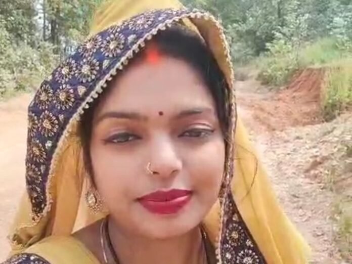 सोशल मीडिया पर वायरल हुआ लीला साहू का वीडियो:  रिवा गैंगरेप को लेकर विधायक रीति पाठक पर कसा तंज, पूछा- नारी होकर क्यों नहीं बोल रही आप? - Sidhi News