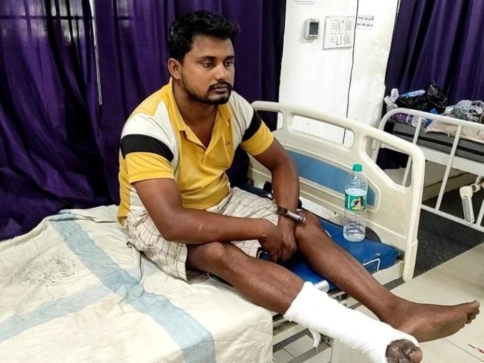 10 पीस कोरेक्स के साथ युवक गिरफ्तार:  पुलिस पर बिना किसी ठोस सबूत अरेस्ट कर पिटाई का लगाया आरोप, थानाध्य्क्ष ​​​​​​​ने किया इनकार - Saharsa News