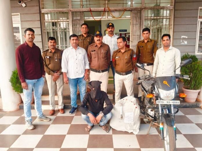 आगर मालवा में 21 किलो गांजा जब्त:  एक आरोपी गिरफ्तार, मादक पदार्थ की कीमत 3 लाख से ज्यादा - Agar Malwa News