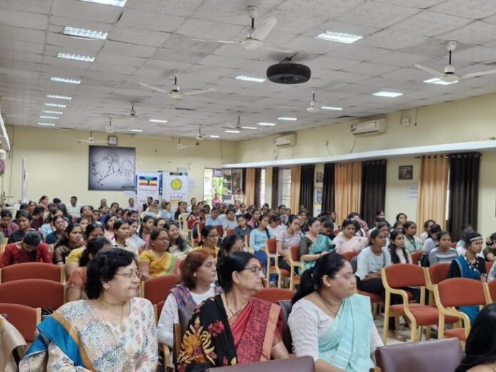 आदिवासियों के लिए जंगल उनकी आत्मा:  शहरी लोग जंगलों को व्यवसाय से जोड़कर देखते हैं, जनजातीय संगोष्ठी में एक्सपर्ट ने रखी राय - Raipur News