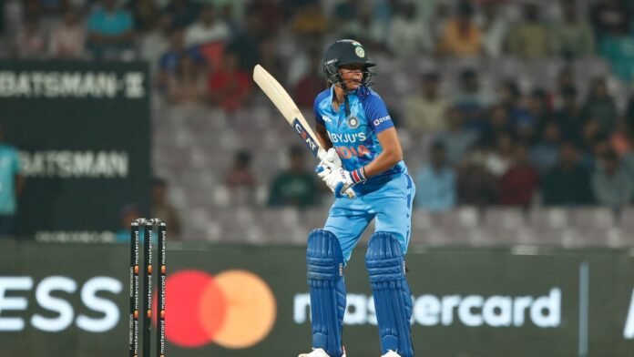 ऑस्ट्रेलियाई दौरे के लिए भारतीय टीम को मिला नया मैनेजर, BCCI ने किया बड़ा ऐलान - India TV Hindi