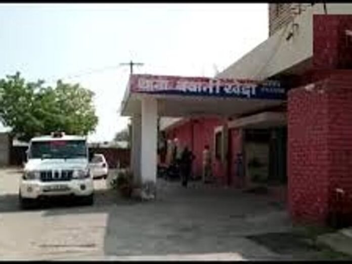 बवानी खेड़ा में पटाखे बजाने पर हुआ बवाल:  मारपीट कर तीन को किया चोटिल, डंडे और सरिए से किया हमला - Bawani khera News