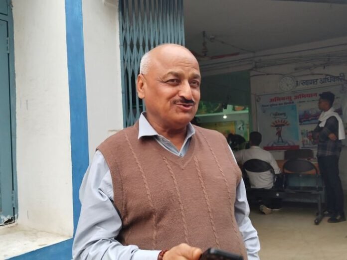 डिंडौरी में नियम विरुद्ध अतिथि शिक्षक भर्ती मामला:  जनजातीय कार्य विभाग को भेजी गई जांच रिपोर्ट, एक सप्ताह बाद भी कार्रवाई का इंतजार - Dindori News