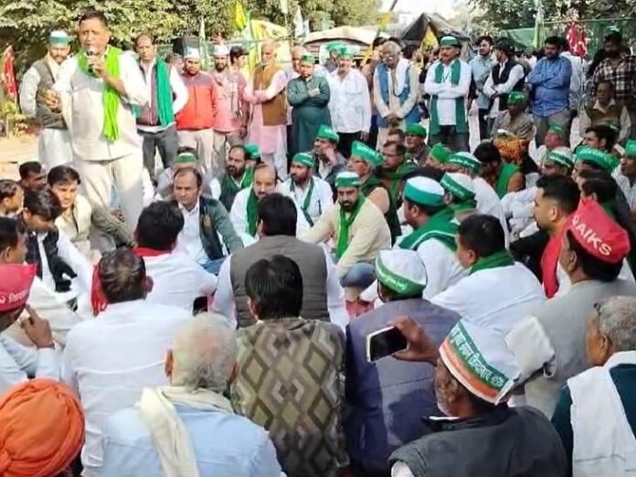 नोएडा के किसान संसद का घेराव करेंगे:  मांगों को लेकर डीएम और प्राधिकरण के अधिकारियों से वार्ता विफल, एक्सप्रेस-वे से दिल्ली जाएंगे - Noida (Gautambudh Nagar) News