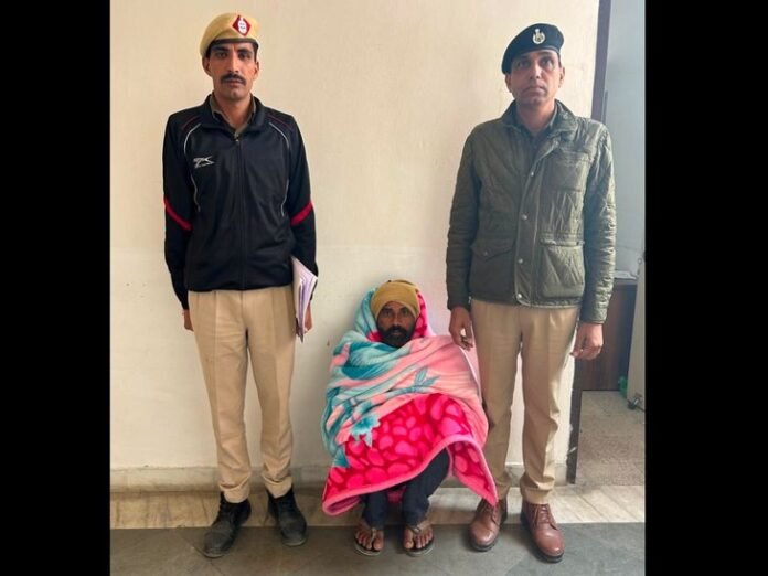 फतेहाबाद में फर्जी बाबा गिरफ्तार:  पुलिस बोली- दुकानदार को पैसों के शुद्धिकरण का दिया झांसा, कैश लेकर हो गया था फरार - Fatehabad (Haryana) News