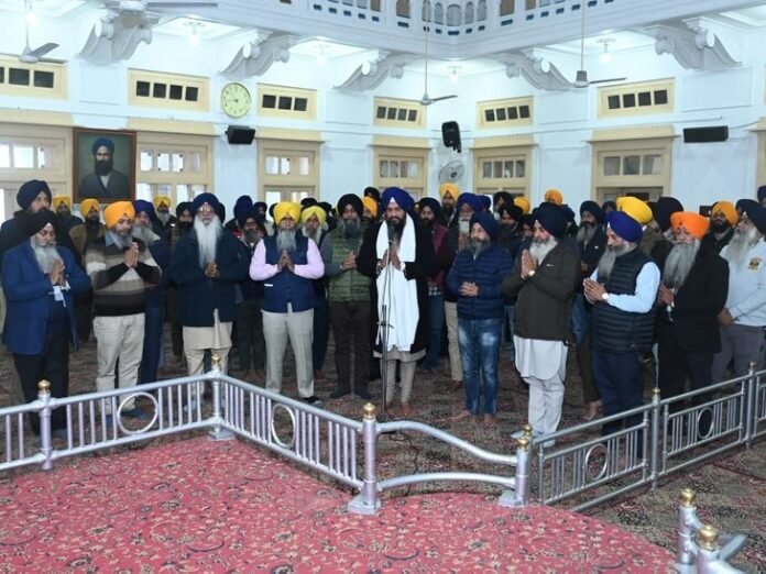 मनमोहन सिंह के निधन पर SGPC की संस्थाओं में छुट्टी:  प्रधान धामी बोले- राजघाट पर संस्कार ना करना अपमानजनक, बनाया जाए स्मारक - Amritsar News