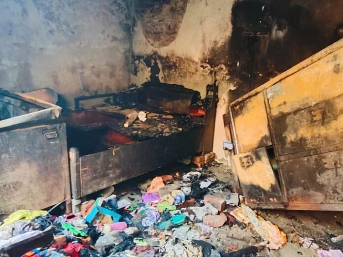 मुक्तसर के घर में लगी आग:  काम करने बाजार गए थे परिजन, कमरा पूरी तरह से हुआ क्षतिग्रस्त, लाखों का नुकसान - Malot News
