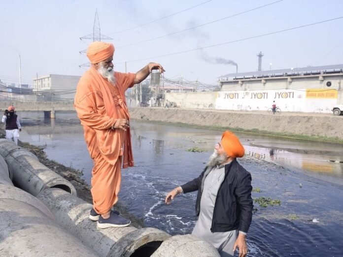 लुधियाना में कार सेवा का दूसरा चरण शुरू:  बुड्‌ढा दरिया की होगी साफ-सफाई, संत सीचेवाल बोले- जहरीले पानी को रोके अधिकारी - Kapurthala News