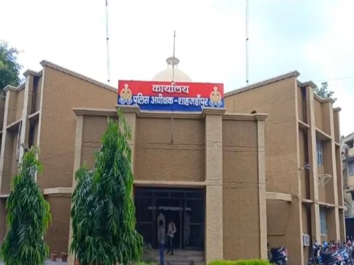 शाहजहांपुर में मोमबत्ती से घर में लगी आग:  तीन टीवी समेत शादी के लिए रखे 90 हजार का कैश भी जला - Shahjahanpur News