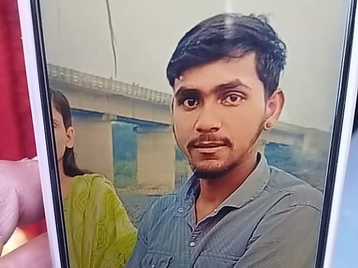 स्वर्णरेखा नदी में शुक्रवार को डूबा युवक; आज मिली लाश:  मां बोली- प्रेमिका ने फोन कर नदी साइड बुलाया, हत्या का परिजनों ने लगाया आरोप - Jamshedpur (East Singhbhum) News