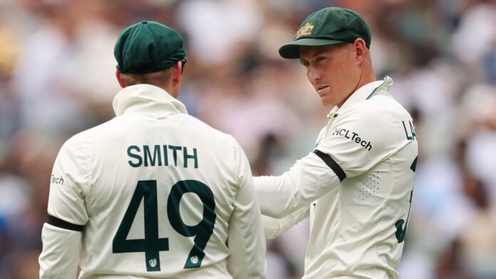 IND vs AUS: पिंक बॉल टेस्ट में काली पट्टी पहन मैदान पर उतरी ऑस्ट्रेलियाई टीम - India TV Hindi