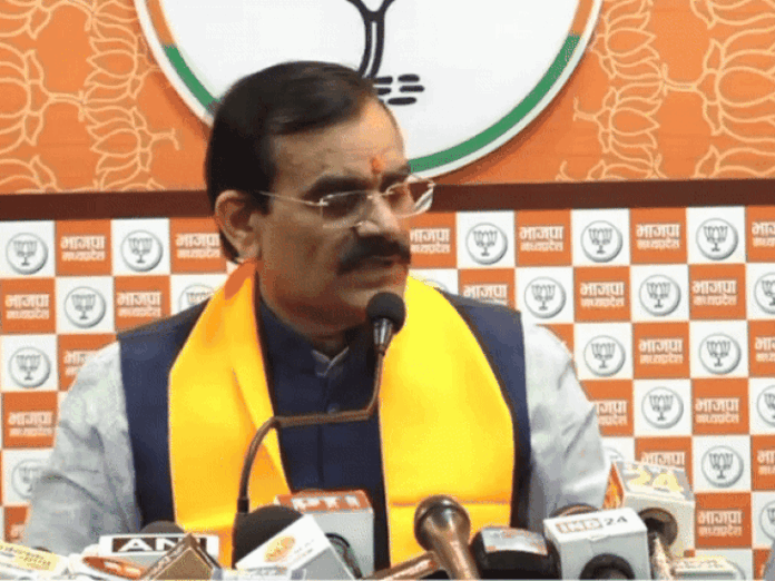 मंडल अध्यक्षों से जिलाध्यक्षों के नामांकन फॉर्म पर कराए दस्तखत:  प्रस्तावक-समर्थक बनाया; वीडी बोले- प्रोसेस चल रही है, मंडल की तरह होगी जिले की प्रक्रिया - Bhopal News