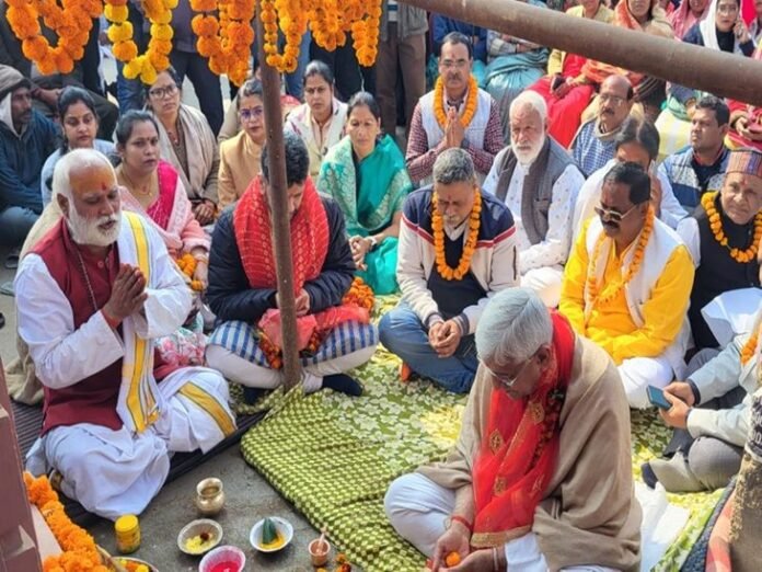मां महामाया प्रवेश द्वार पर राजनीति, भाजपा दुबारा करेगी उद्घाटन:  पूर्व डिप्टी सीएम टीएस सिंहदेव ने किया था लोकार्पण, कांग्रेस ने कहा- निंदनीय - Ambikapur (Surguja) News