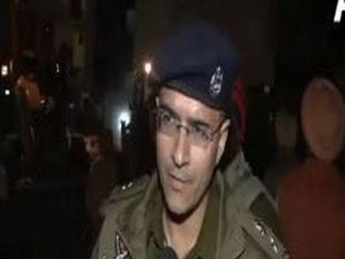 मोहाली में ड्यूटी पर सोते मिला SI सस्पेंड:  सुबह 3 बजे चेक पोस्ट पर एसएसपी का छापा, बोले- लापरवाही बर्दाश्त नहीं करेंगे - Chandigarh News