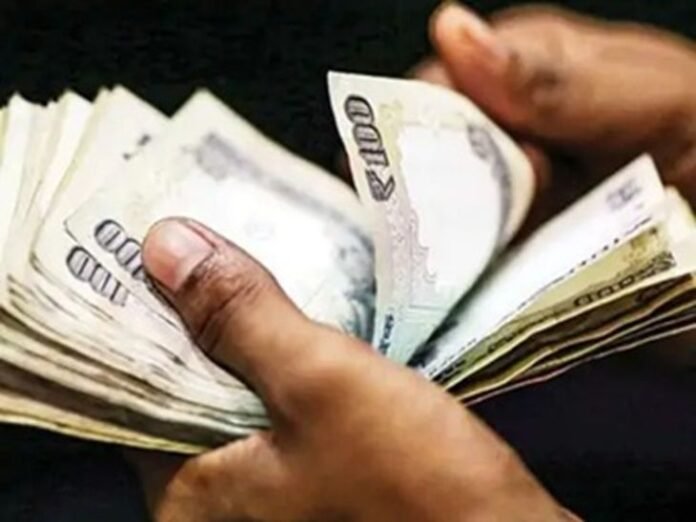 रोहतक में स्वयं सहायता समूह के नाम पर धोखाधड़ी:  406877 रुपए के डिमांड ड्राफ्ट बनवाकर खाता करवाया बंद, बैंक में फर्जी पत्र भी दिया - Rohtak News