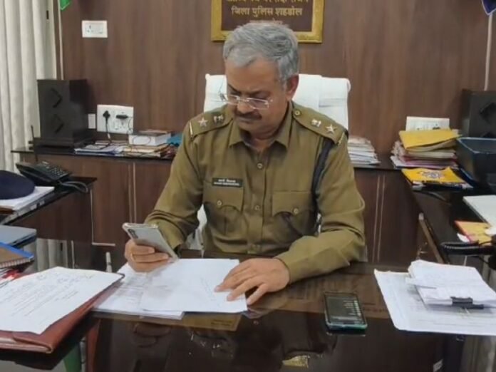 साइबर फ्रॉड रोकने के लिए अनूठी पहल:  शहडोल पुलिस ने 524 व्हाट्सएप ग्रुप से जोड़े 1.25 लाख लोग, हर दिन कर रहे जागरूक - Shahdol News