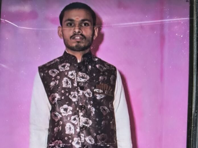 छोटे भाई को डूबने से बचाने में युवक की मौत:  माघी स्नान के लिए परिवार के साथ आया ​​​​​​​था त्रिमोहिनी संगम,अंचलाधिकारी पर लापरवाही का आरोप - Katihar News