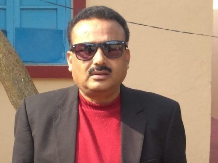 धनबाद में ट्रांसफर के लिए रिश्वत लेते पोस्टमास्टर गिरफ्तार:  सीबीआई ने 30 हजार रुपए लेते रंगे हाथों पकड़ा, पहले भी रह चुके हैं विवादों में - Dhanbad News