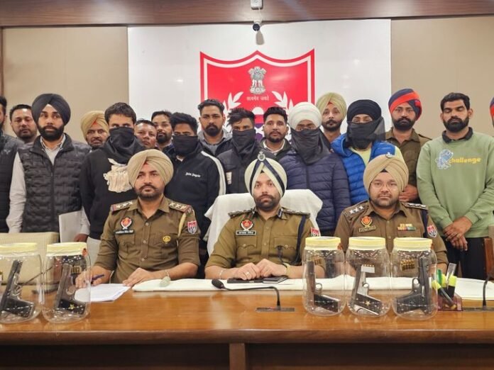 पटियाला पुलिस ने 5 शूटरों को पकड़ा:  अमेरिका से चल रही थी 2 हत्या की साजिश, 5 पिस्तौल और 23 कारतूस बरामद - Patiala News