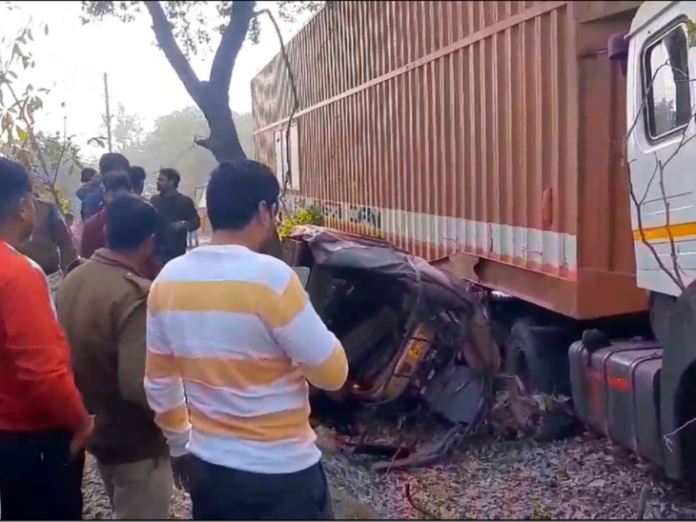 बानमौर में तेज रफ्तार टैंकर ने ऑटो को रौंदा:  एक महिला की मौके पर मौत, 6 घायल ग्वालियर रेफर - Morena News