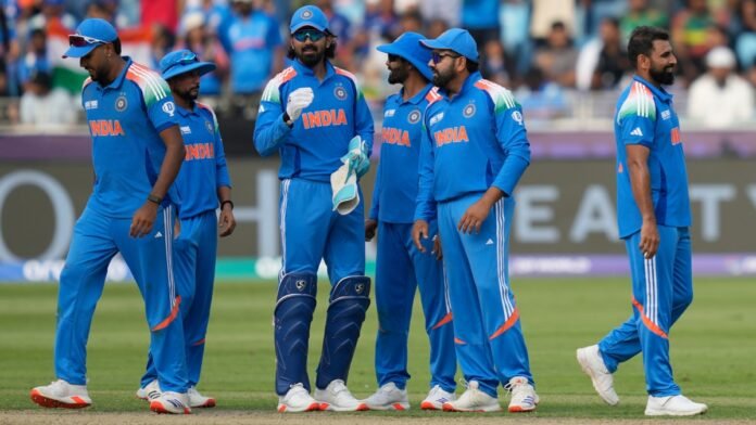भारतीय टीम के इस खिलाड़ी को बांग्लादेश के खिलाफ मैच के बाद मिला खास मेडल, कोहली-जडेजा - India TV Hindi