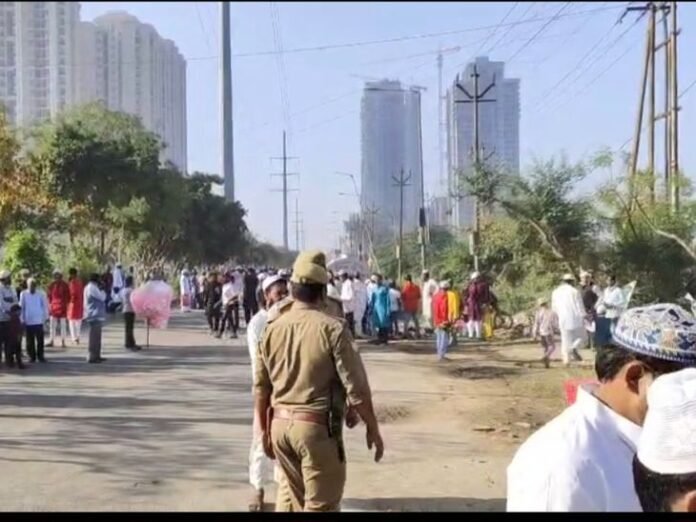 गाजियाबाद में शांतिपूर्ण तरीके से हुई ईद की नमाज:  पुलिस की कड़ी सुरक्षा व्यवस्था दिखी, नमाजियों ने दी नवरात्रि की बधाई - Ghaziabad News
