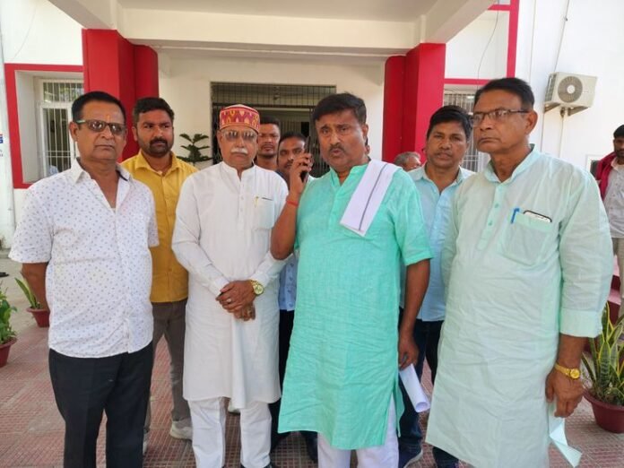 थाना प्रभारी की दादागिरी के खिलाफ पूर्व मंत्री का एक्शन:  पुलिस की पिटाई से शख्स घायल, न्याय दिलाने के लिए एसएसपी को 48 घंटे का अल्टीमेटम - Muzaffarpur News