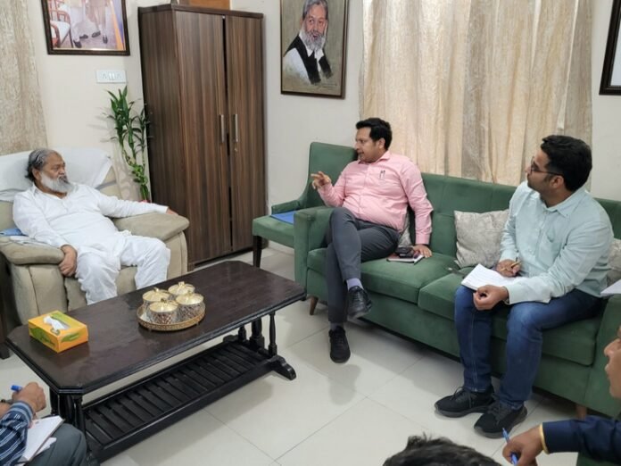 अंबाला में फ्रेट कॉरीडोर तक बनेगी नई सड़क:  मंत्री अनिल विज ने समीक्षा बैठक कर दिए जरूरी निर्देश; जीटी रोड से आवाजही होगी आसान - Ambala News