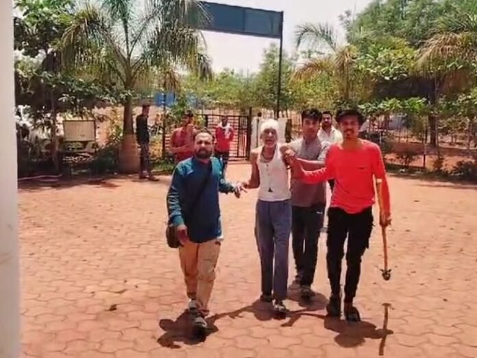 आगर-मालवा में युवक ने बुजुर्ग को पीटा:  जुआ खेलने से रोकने पर भड़का था, आरोपी के खिलाफ केस दर्ज - Agar Malwa News