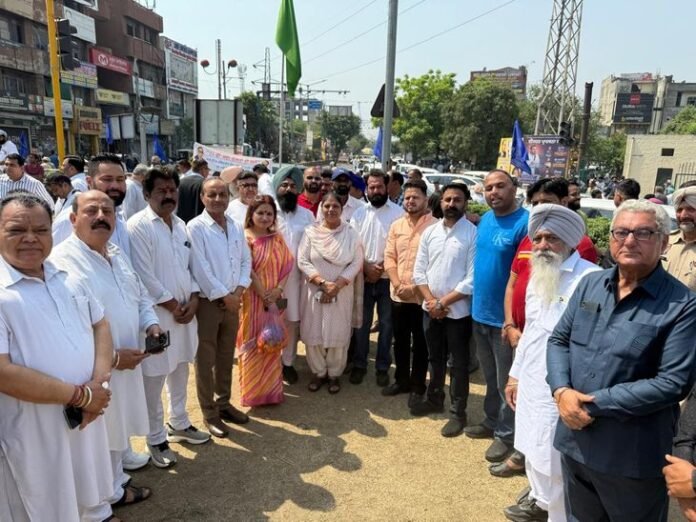  कांग्रेस नेत्री ने बाबा साहेब को किया नमन - Jalandhar News