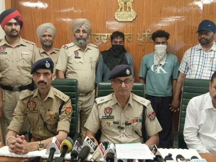 गुरदासपुर में पाक से ड्रोन से नशा मंगवाने का खुलासा:  तीन तस्कर गिरफ्तार, 255 ग्राम हेरोइन और दो पिस्टल बरामद - Gurdaspur News