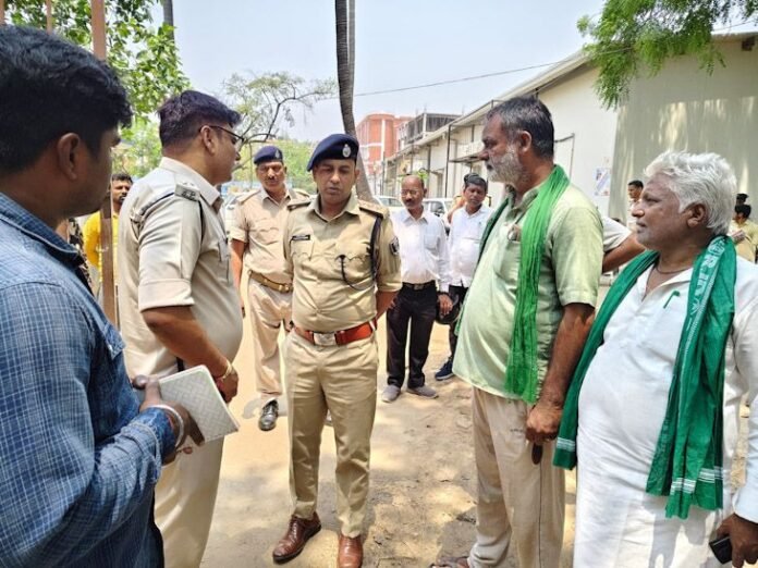 गोलू यादव हत्याकांड में 9 लोगों पर FIR दर्ज:  अपराधियों ने सिर, सीने और शरीर के 6 जगहों पर मारी थी 6 गोली, 2 लाख रुपए भी छीने थे - Bhojpur News