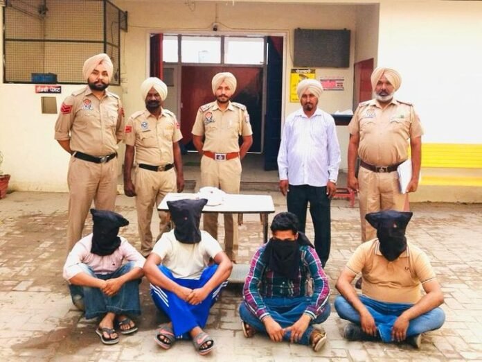 फरीदकोट में हेरोइन के साथ 4 युवक गिरफ्तार:  आप विधायक का करीबी शामिल, चौक के पास कार में सवार थे - Faridkot News