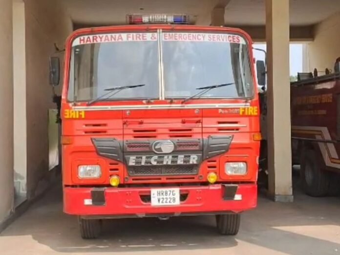 फरीदाबाद में फायर ब्रिगेड हाई अलर्ट पर:  फायर कर्मियों की छुट्टियां रद्द, 24 घंटे तैनात रहेगी 28 गाड़ियां - Faridabad News