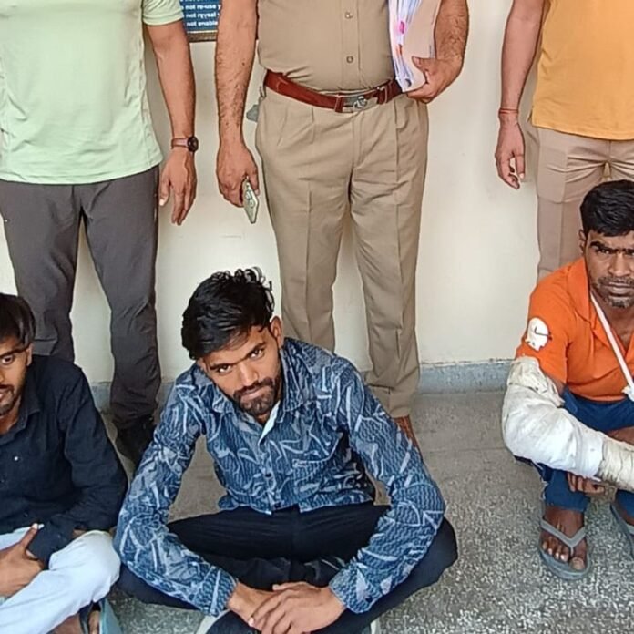 फरीदाबाद में महिला के खाते से निकाले 47 हजार:सिम चोरी करने वाले तीन जालसाज गिरफ्तार, एक को रिमांड पर लिया